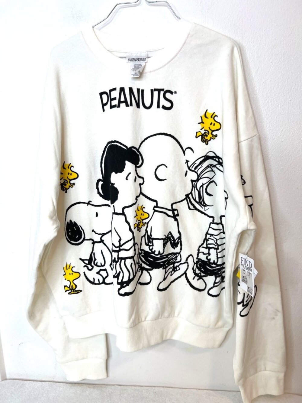 Peanuts XL Crewneck Sweatshirt Cream Snoopy Charlie Brown Woodstock New w/ Tags - Picture 4 of 7
